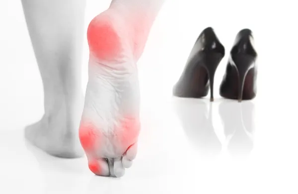 مشکلات پوشیدن کفش پاشنه بلند
